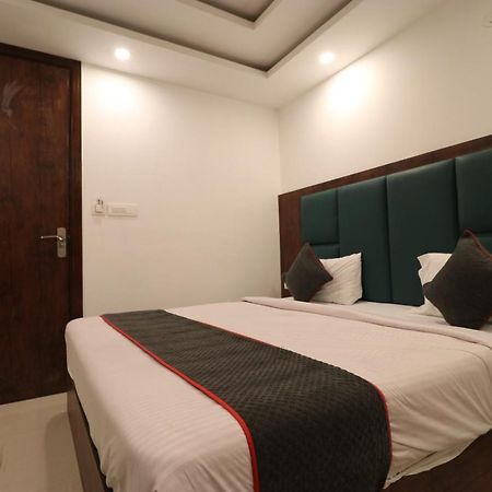 Hotel Tela Suite Plaza New Delhi Exterior foto