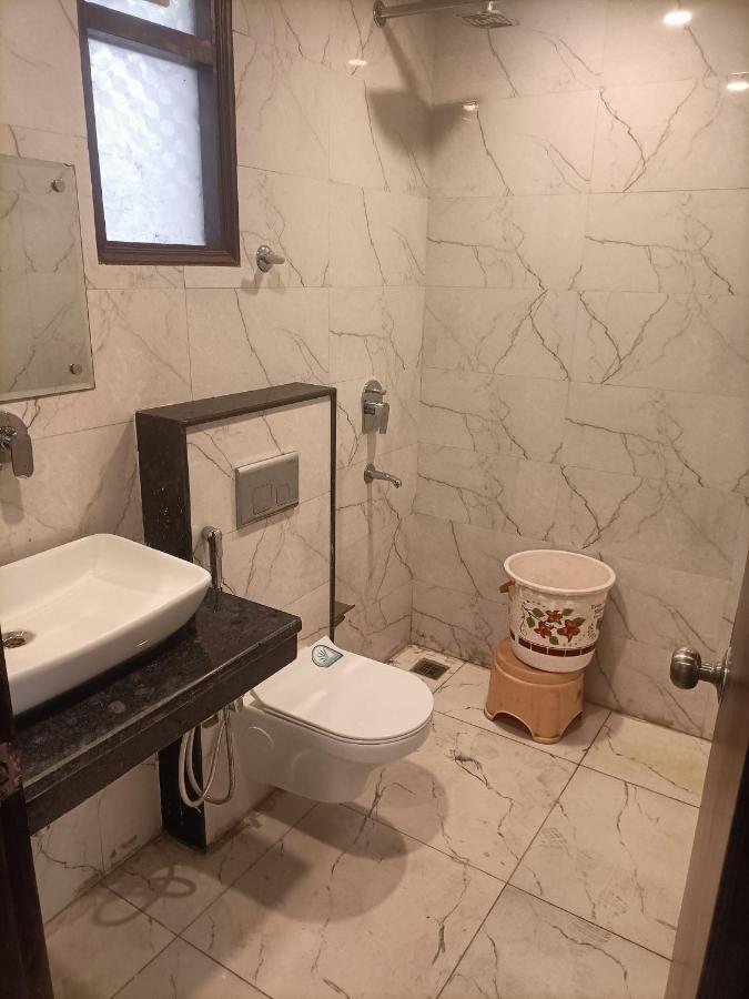 Hotel Tela Suite Plaza New Delhi Exterior foto