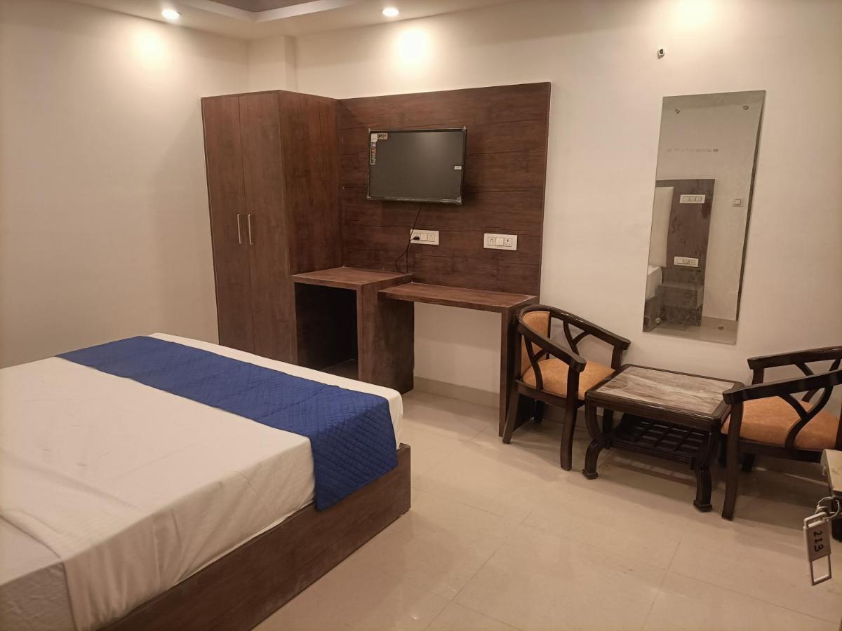 Hotel Tela Suite Plaza New Delhi Exterior foto