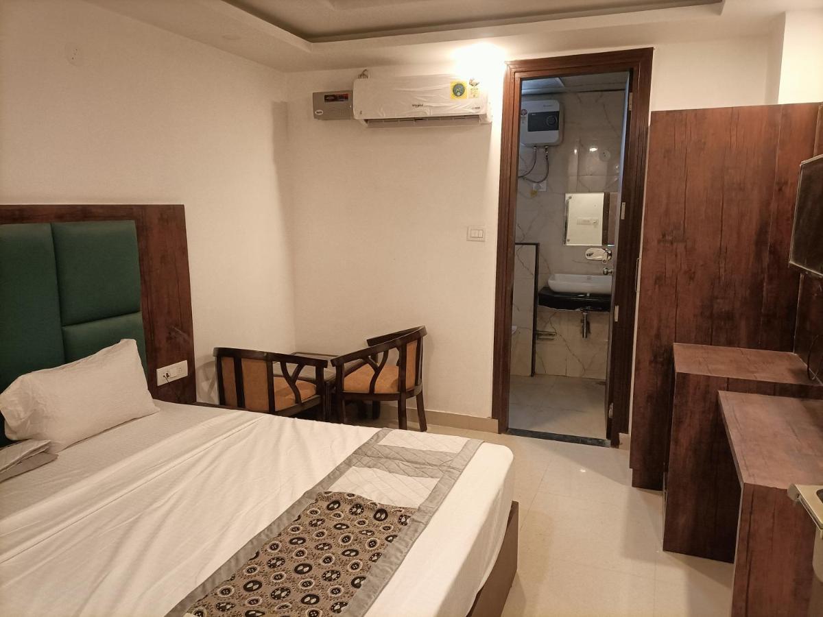 Hotel Tela Suite Plaza New Delhi Exterior foto