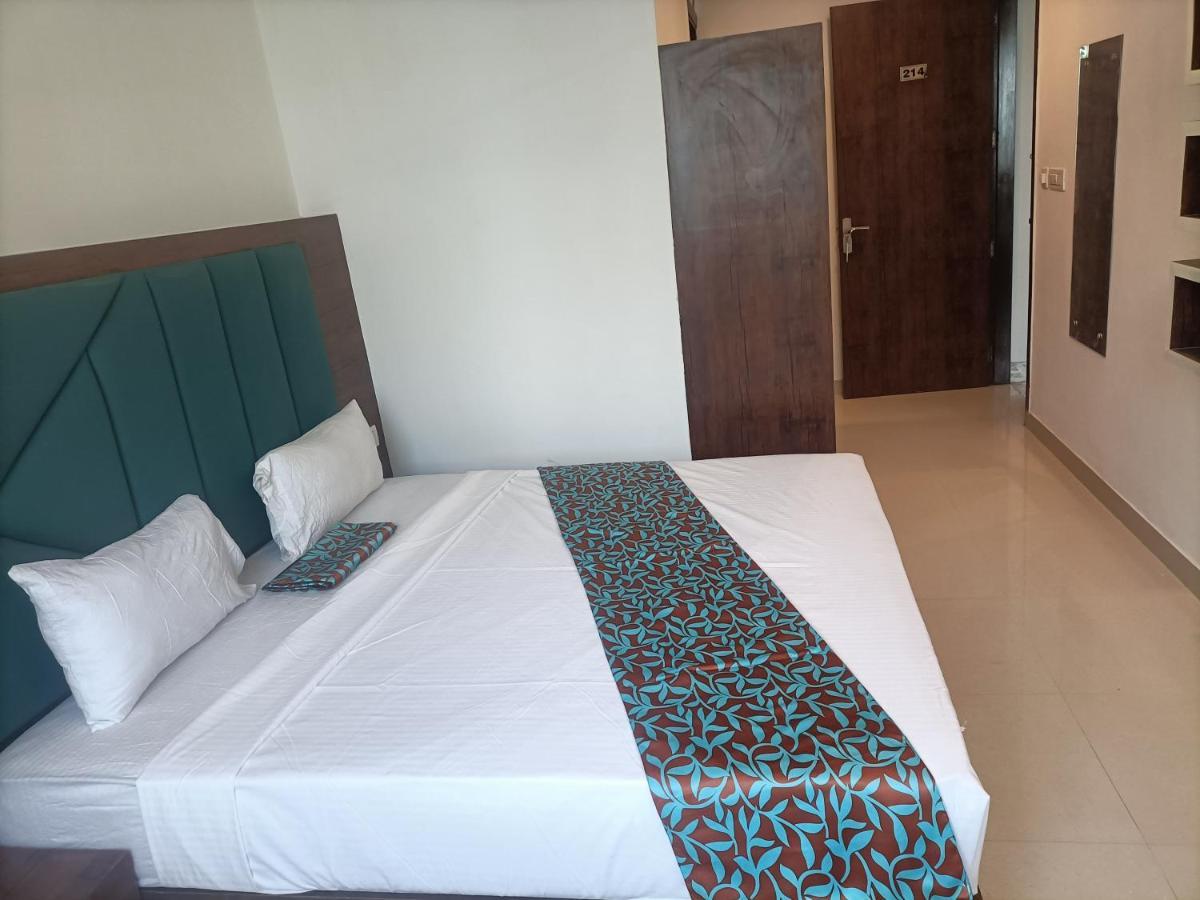 Hotel Tela Suite Plaza New Delhi Exterior foto