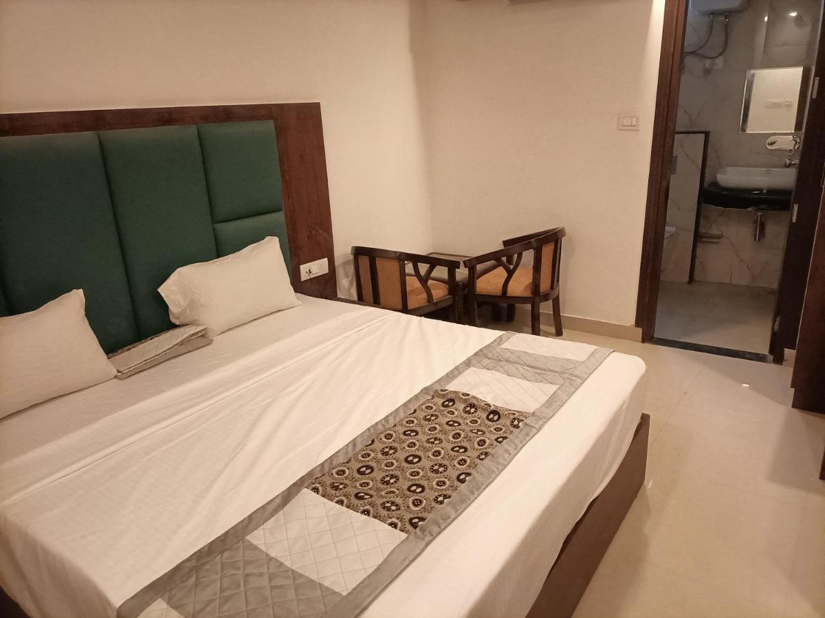 Hotel Tela Suite Plaza New Delhi Exterior foto