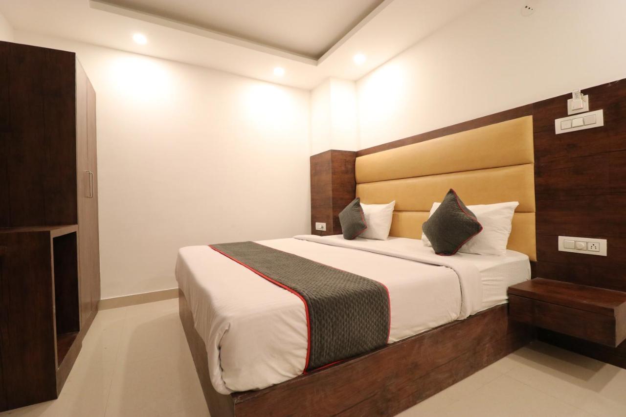 Hotel Tela Suite Plaza New Delhi Exterior foto