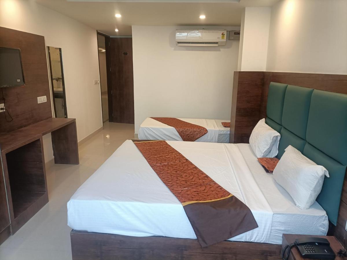 Hotel Tela Suite Plaza New Delhi Exterior foto